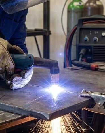 how-does-a-plasma-cutter-works-its-parts-process-and-more
